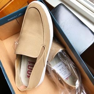 BRAND NEW WITH TAG MEN SHOES